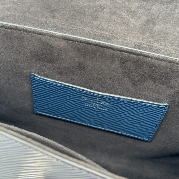 89CF38FA-EAE7-40B0-B552-DC11D275120F 89CF38FA-EAE7-40B0-B552-DC11D275120F