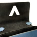 B77FAA52-7E7E-43C1-8178-197AA09ED999