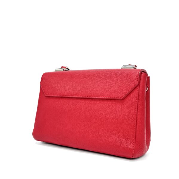 4E93D8F6-C41C-4DDE-AB9A-0861F829C0DE 4E93D8F6-C41C-4DDE-AB9A-0861F829C0DE