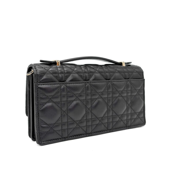 5D0DA5D1-9A8B-4CFB-9655-614EABB5B8DF 5D0DA5D1-9A8B-4CFB-9655-614EABB5B8DF